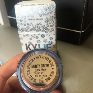 Kylie Cosmetics Makeup - BNIB LE Kylie Holiday 2018 loose highlight Kylie Cosmetics Makeup - BNIB LE Kylie Holiday 2018 loose highlight